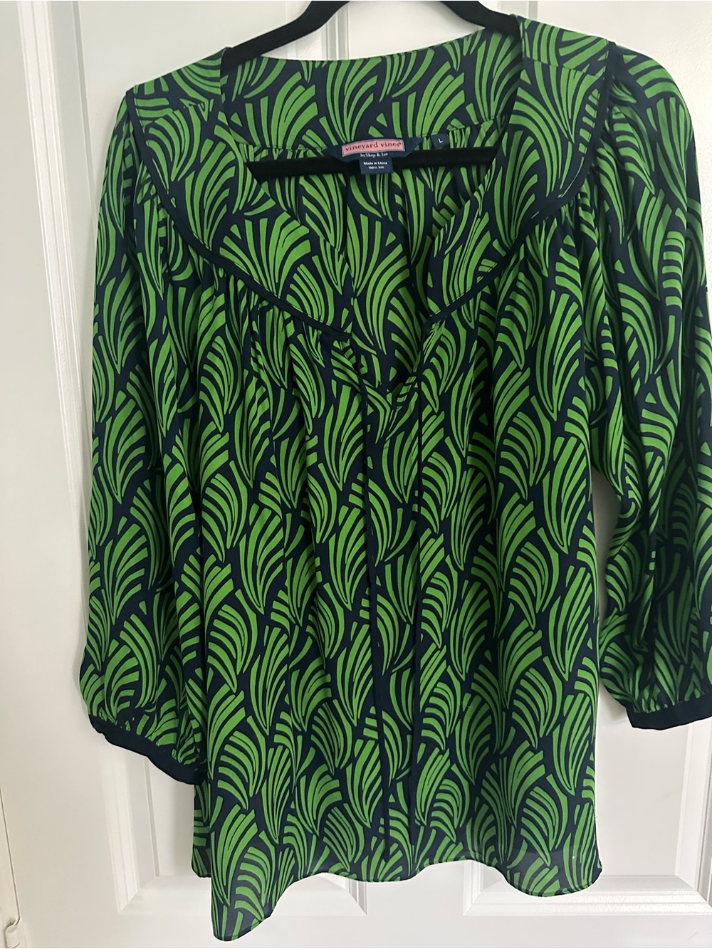 Vineyard Vines Green and Navy Leaf-Print Blouse